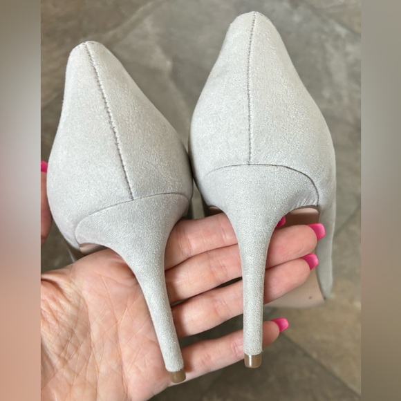 Gray Pumps - Picture 3 of 4